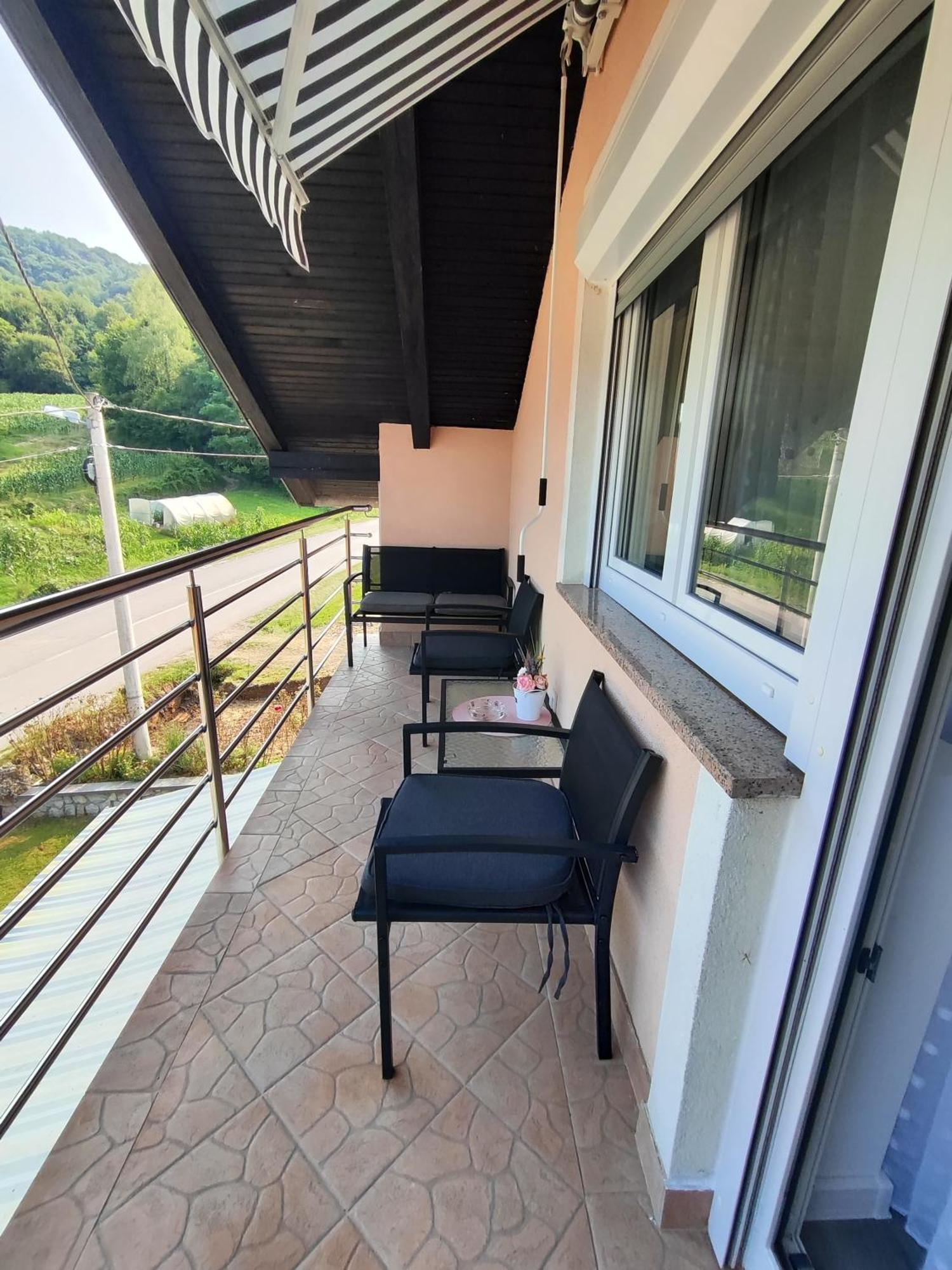 Happy Moments 1 Apartment Gornje Jesenje Exterior photo